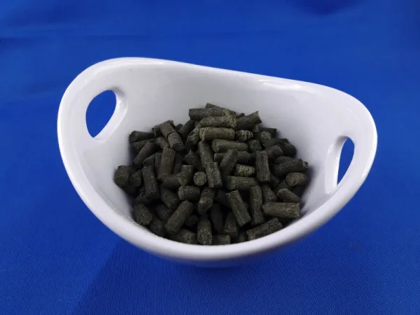 Hiro Karashimas Garnelenfutter in 4mm Größe in einer Schale als Weichfutter und Premiumfutter Hiro Karashimas Garnelenfutter in 4mm Größe in einer Schale als Weichfutter und Premiumfutter